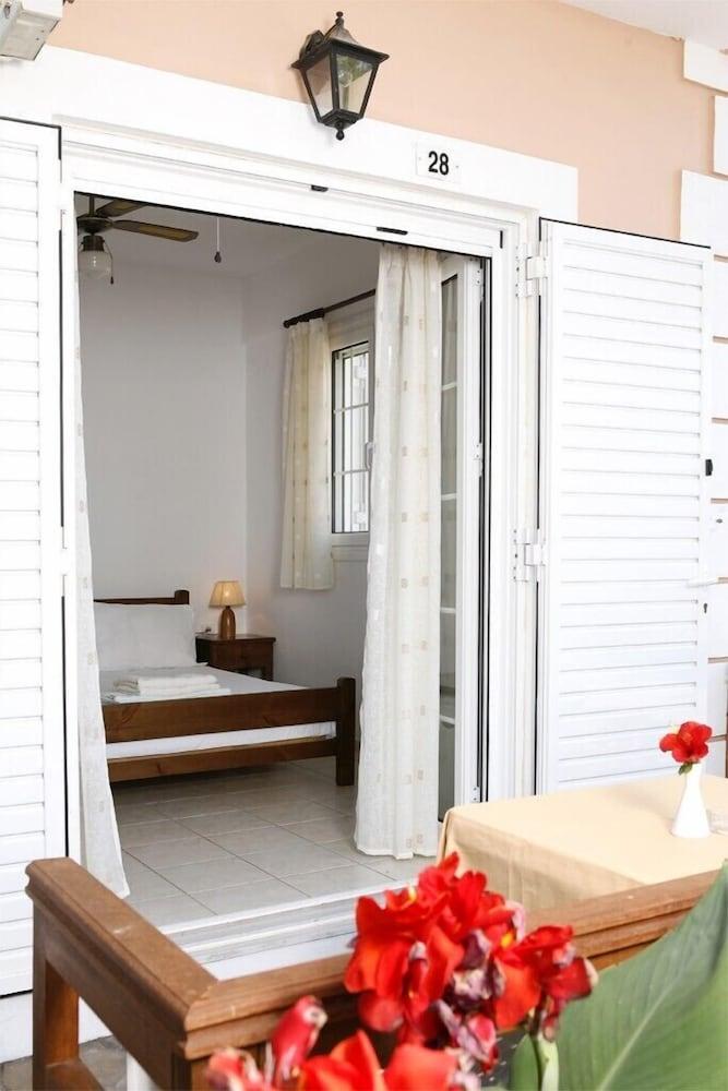 Akra Morea Hotel & Residences Monemvasia Exterior photo